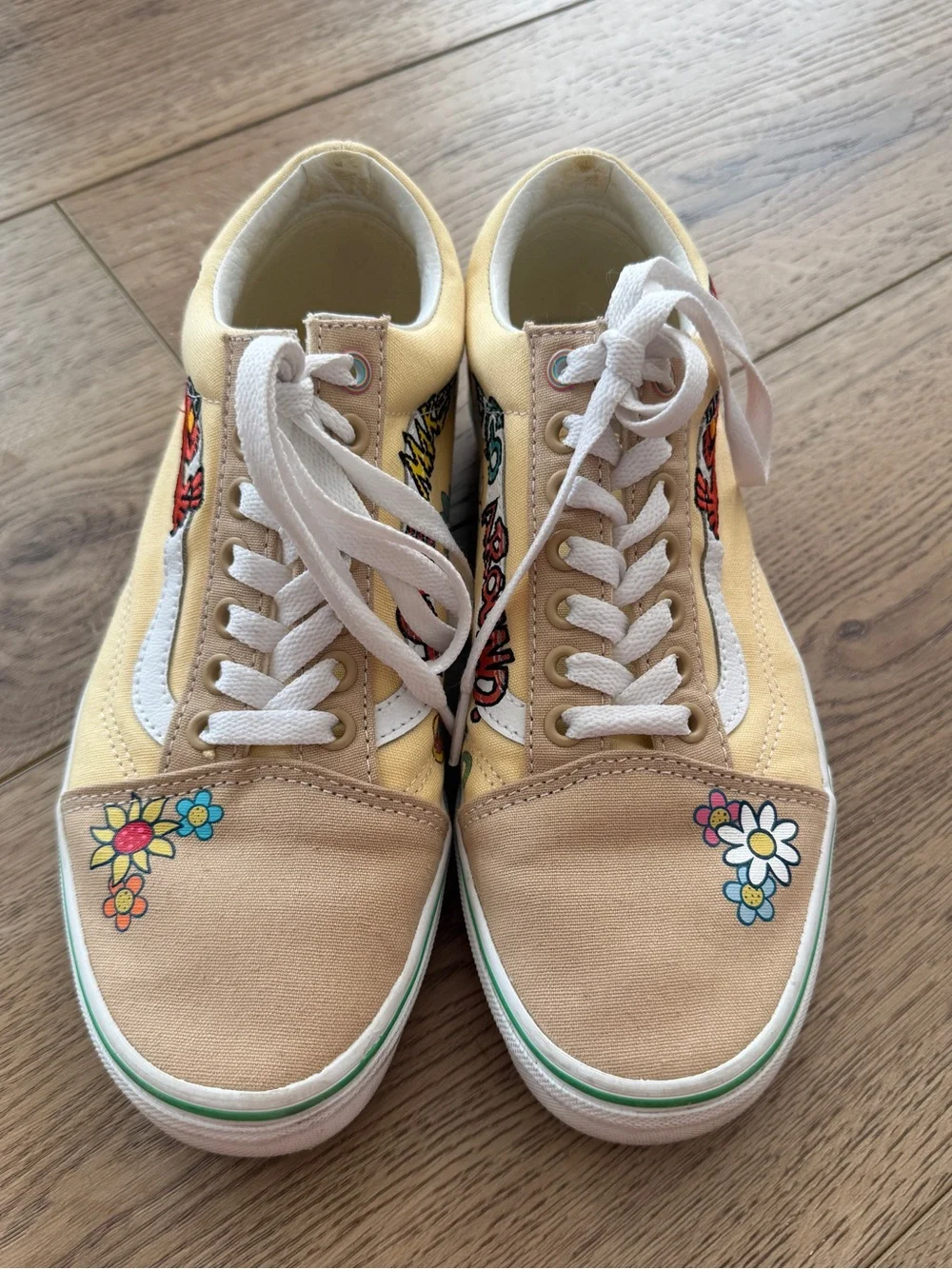 Vans Butter Yellow X  Elmo Sesame Street low top Sneaker - 7 men’s or 8.5 womens